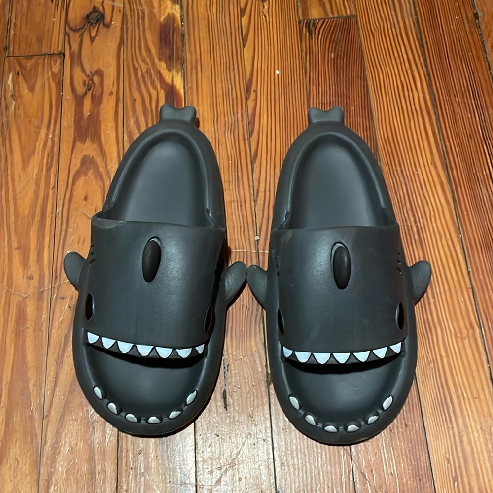 Black/Dark Gray Shark Slides
